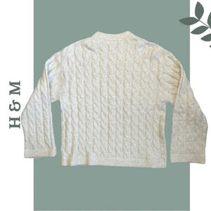 🛍️3/$40 H & M Long Sleeve Crew Neck Cable Knit Sweater Cream Size Extra Small